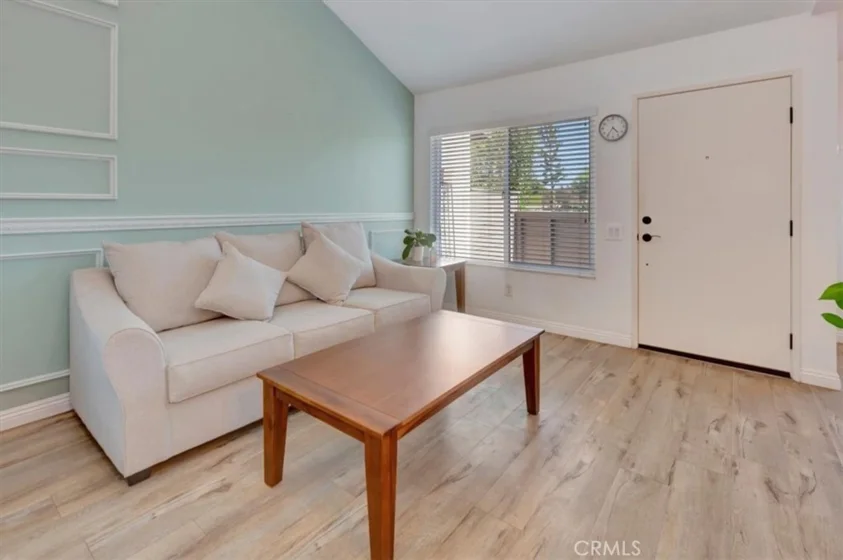 1364 N Schooner Lane #76 photo 4