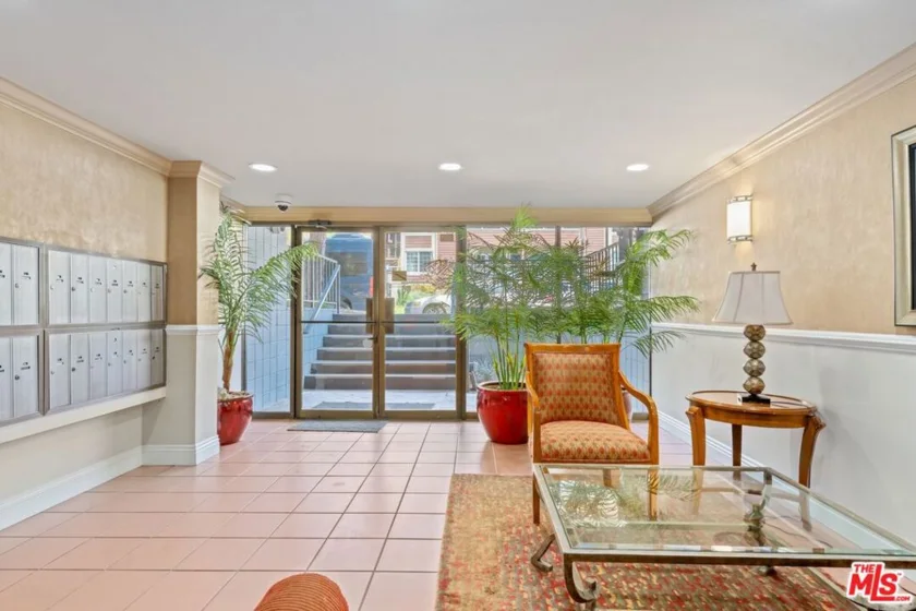 310 Tahiti Way #103 photo 26