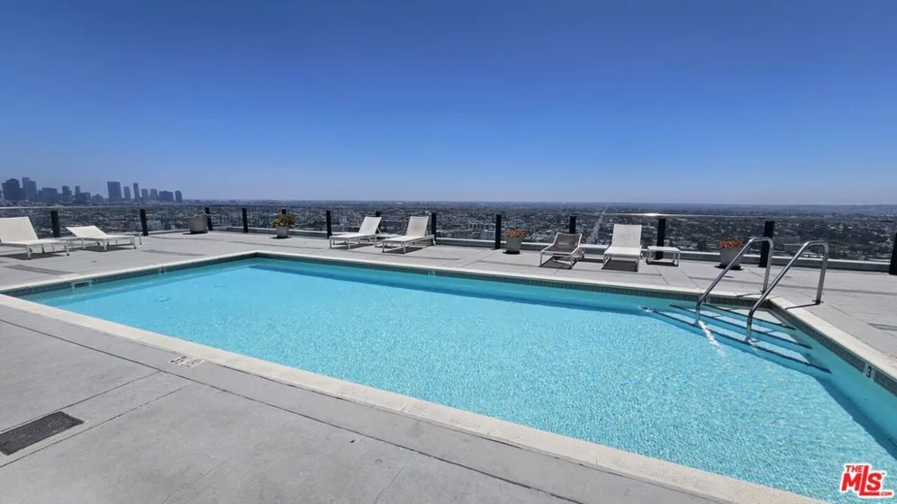 3810 Wilshire Boulevard #1801 photo 53
