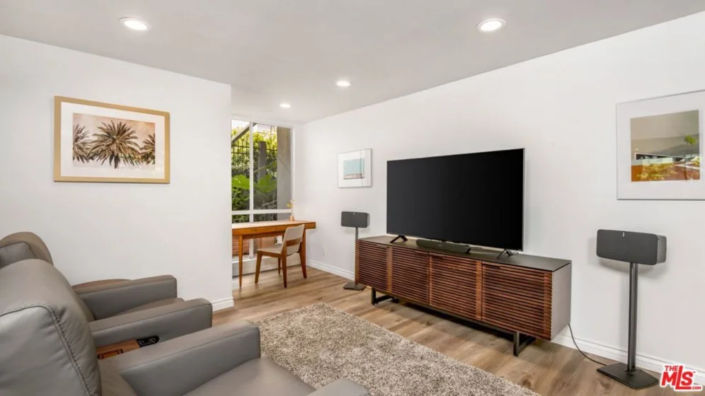 424 N Palm Drive #101 photo 12