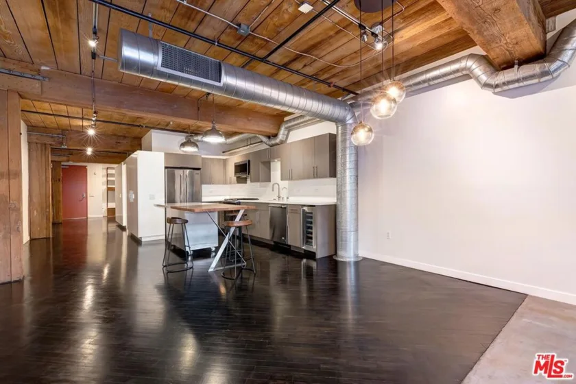 530 S Hewitt Street #126 photo 15