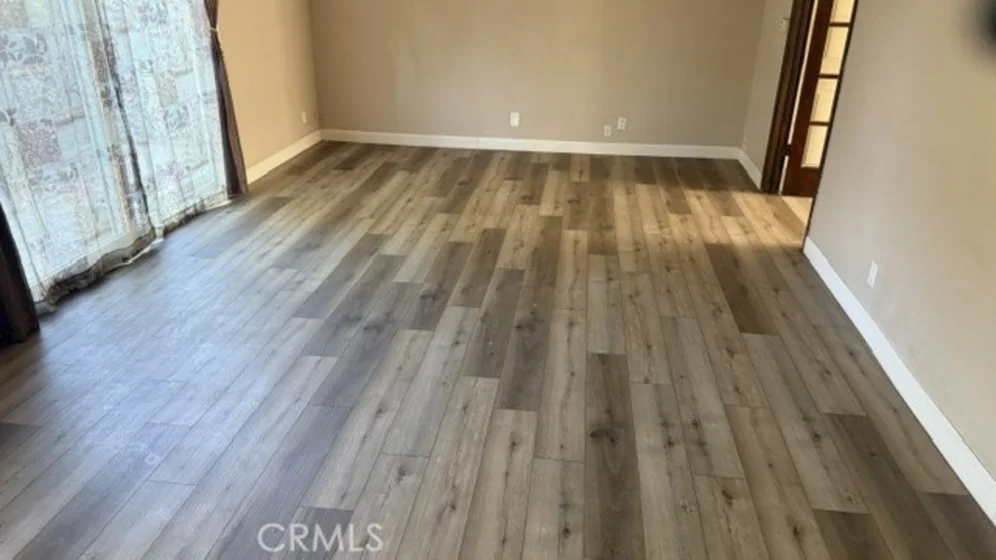 8188 Glengarry photo 22