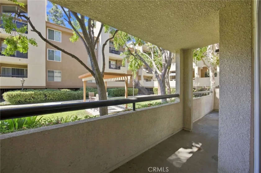 21400 Burbank #106 photo 11