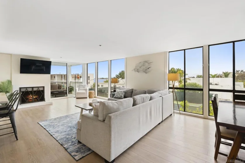 1335 La Palma #K3 photo 1