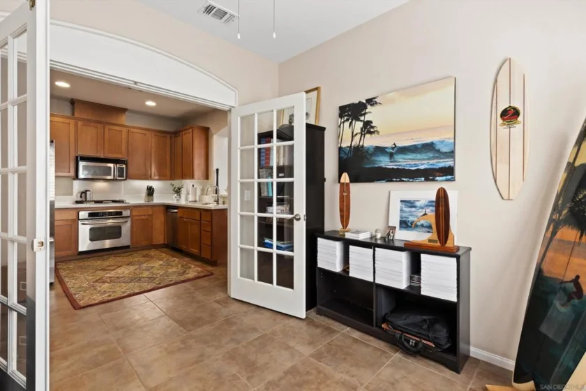 2099 Silverado Street photo 20