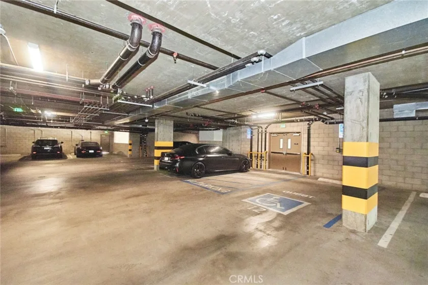 820 S Wilton Place #304 photo 35