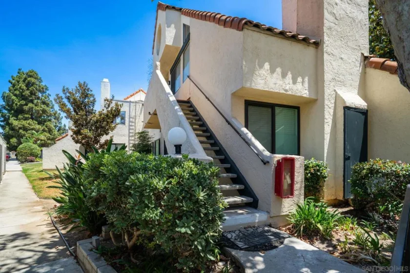 345 N Melrose Drive #H photo 2