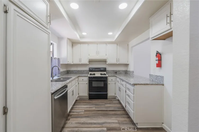 970 S Laurelwood photo 6