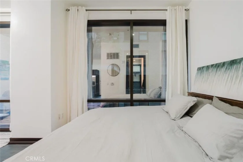 655 S Hope Street #606 photo 39