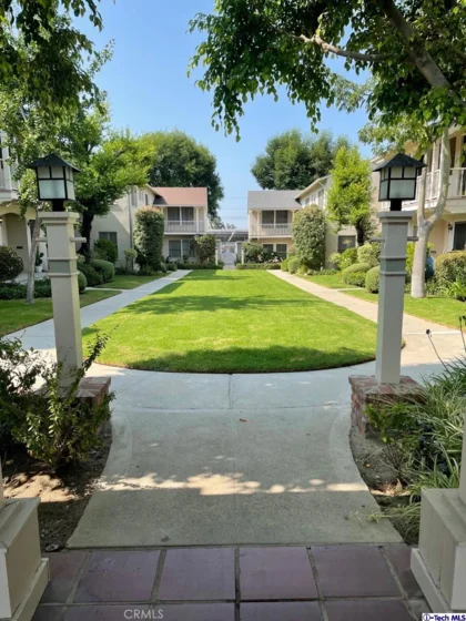 1224 E Glenoaks Boulevard #7 photo 1