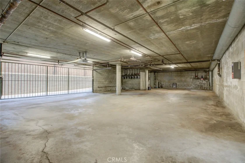 6847 Haskell Avenue #1 photo 40