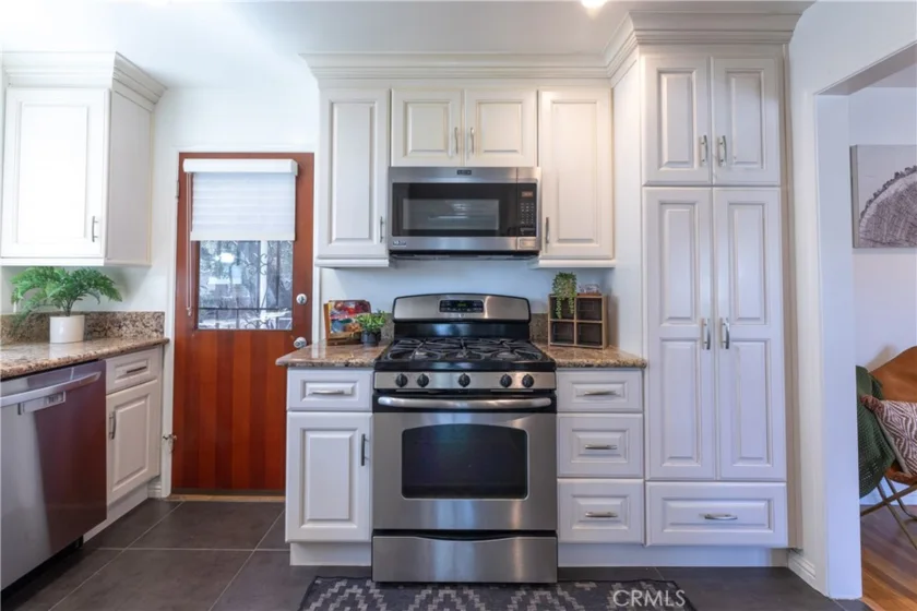 1014 E Carson Street #7 photo 10