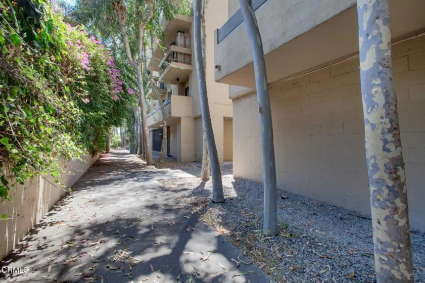 750 N Kings Road #117 photo 17