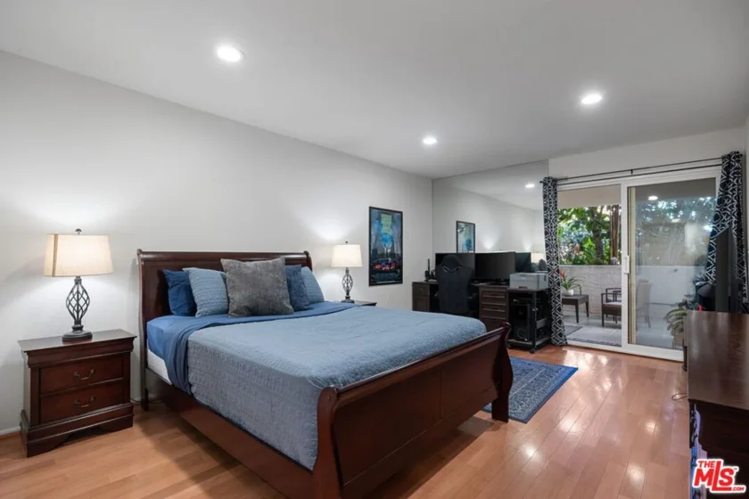 15325 Magnolia Boulevard #108 photo 33