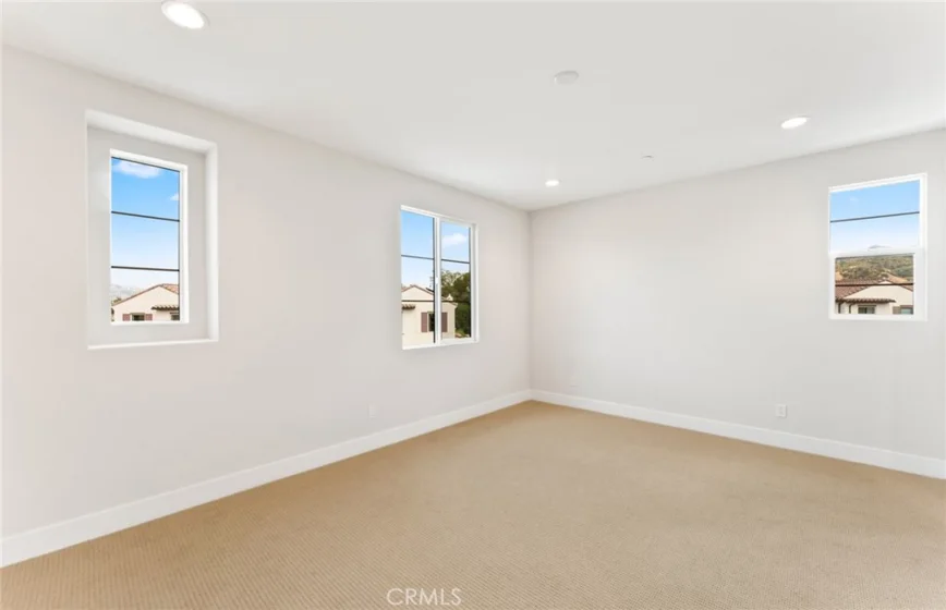 100 Pickwick Lane photo 23