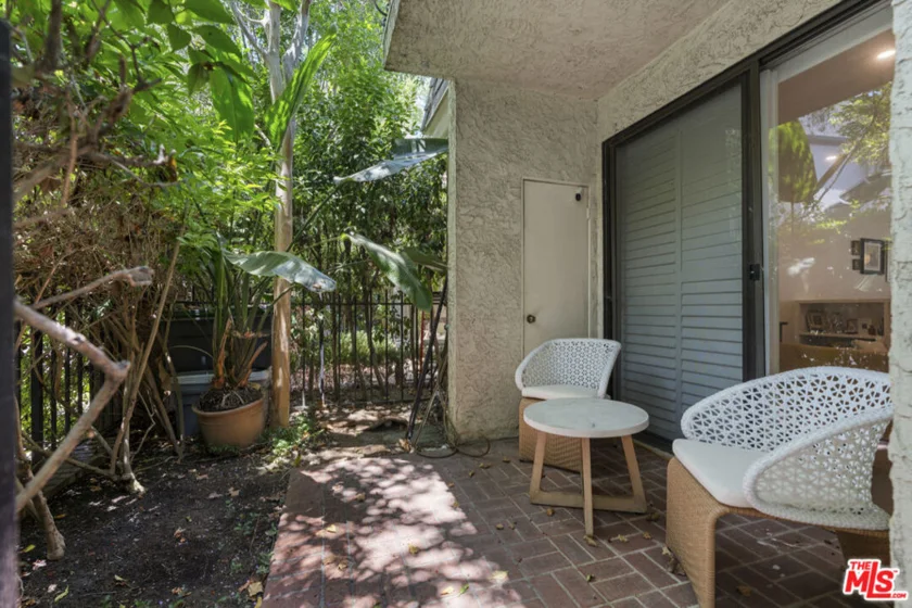 648 Wilcox Avenue photo 33