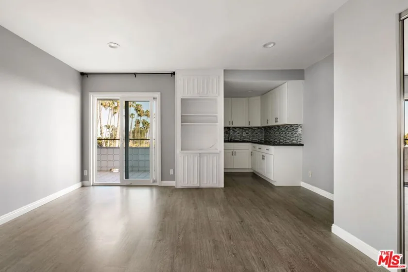 7560 Hollywood Boulevard #309 photo 17