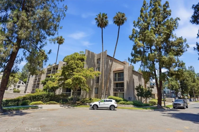5555 Canyon Crest #2F photo 4