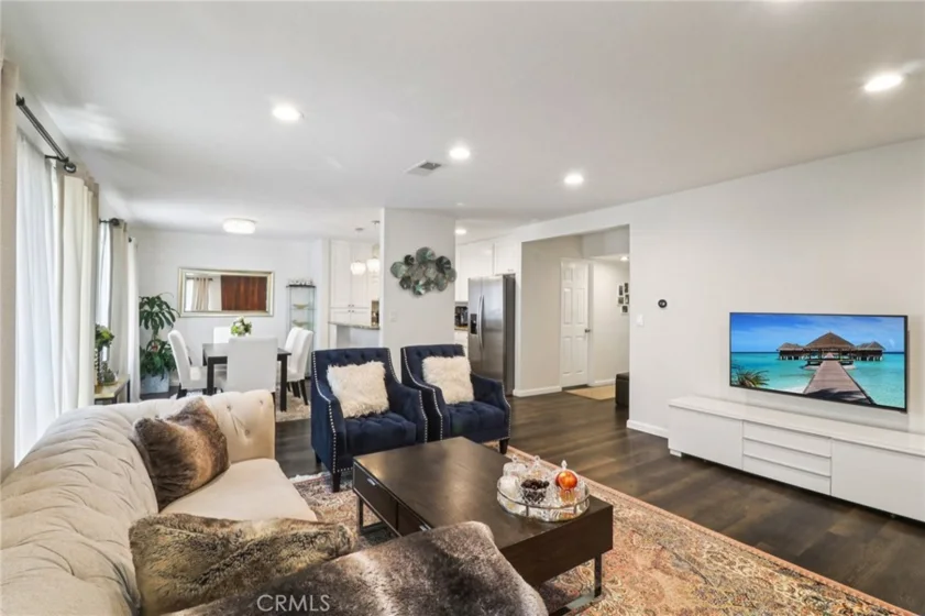 450 W Vermont Avenue #1104 photo 1