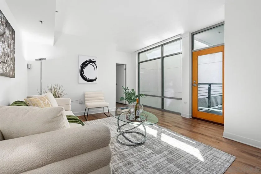 425 W Beech Street #303 photo 41