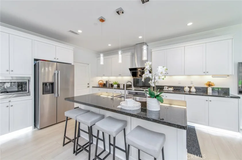 105 Breakwater photo 25