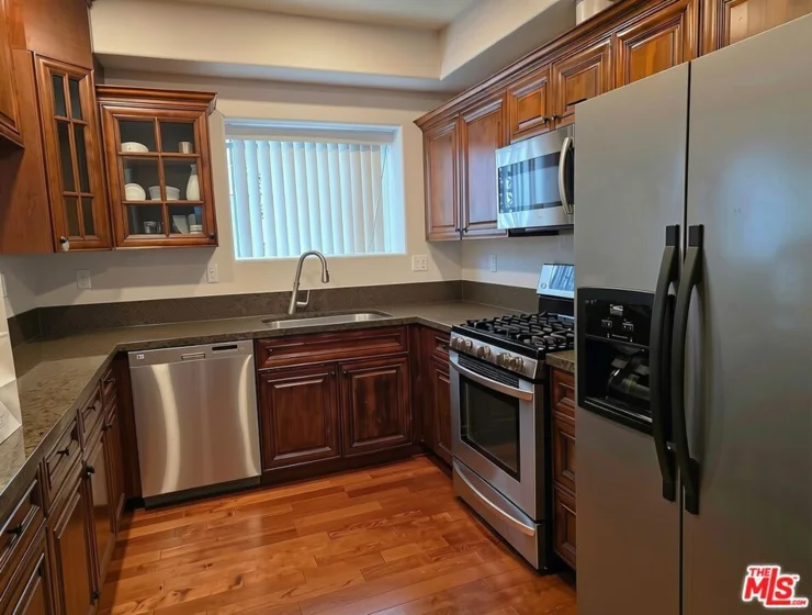 1026 S Oxford Avenue #204 photo 4