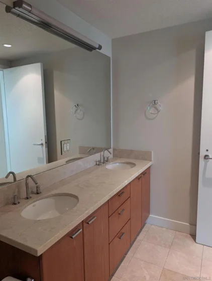 1205 Pacific Highway #2504 photo 19