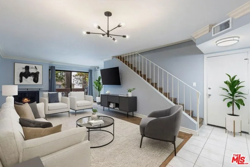 15215 Magnolia Boulevard #131 photo 1