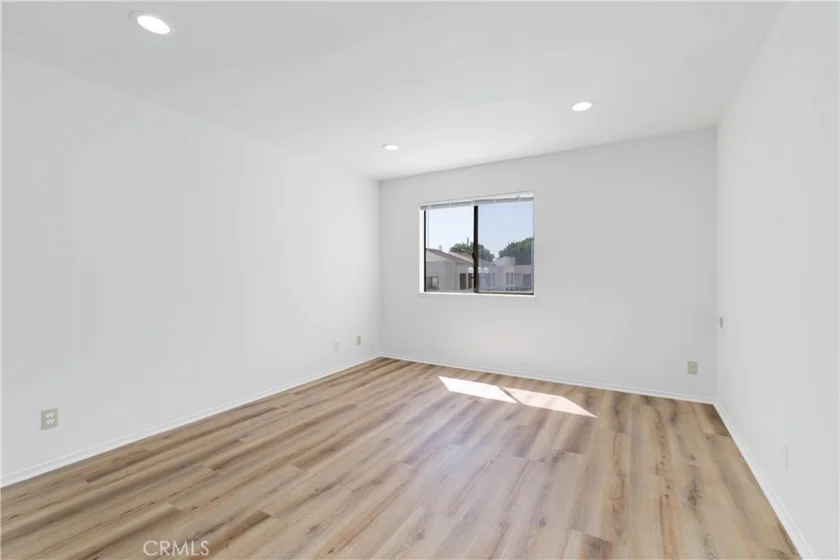 1119 Albany #226 photo 6
