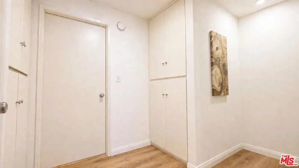5139 Balboa Boulevard #12 photo 19
