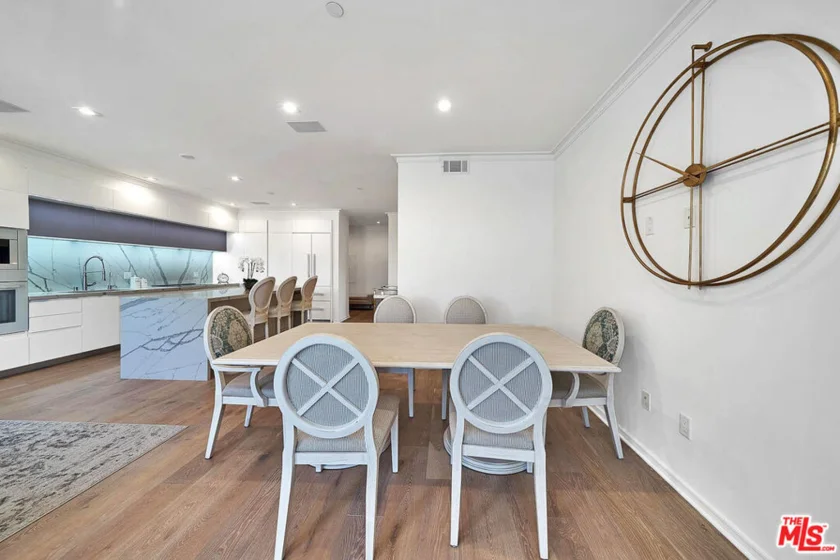 132 N Swall Drive #301 photo 4