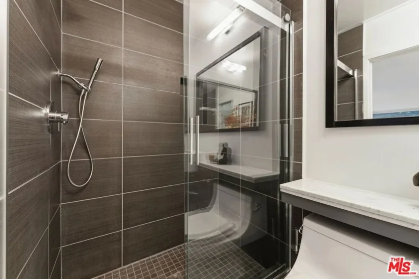 1233 N Laurel Avenue #109 photo 14
