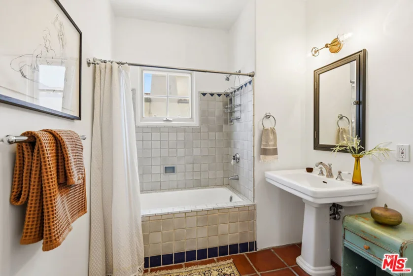 1414 N Harper Avenue #10 photo 16