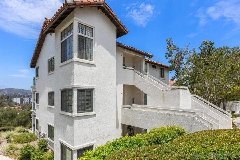 16424 Avenida Venusto #E photo 2