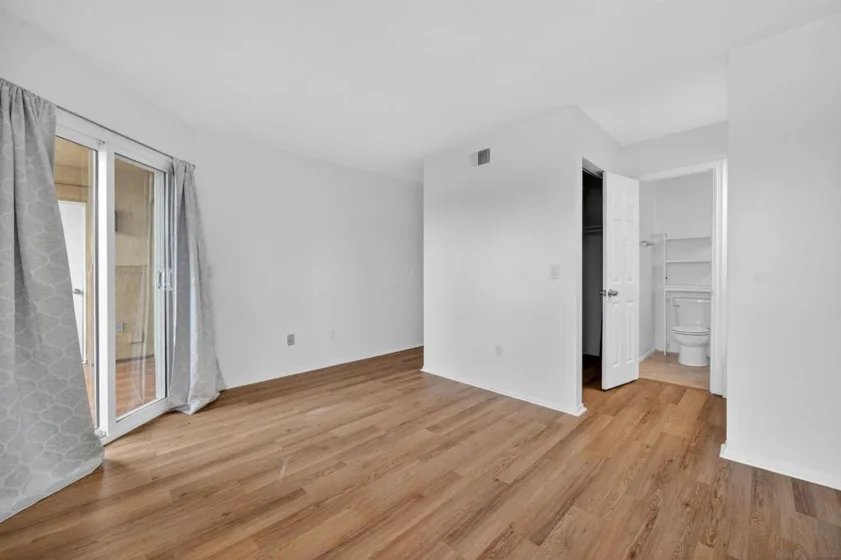2063 Lakeridge Circle #101 photo 10