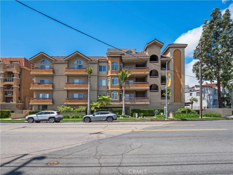 4301 Fulton Avenue #303 photo 1