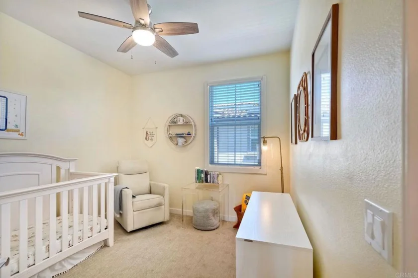 437 Carina Glen photo 18
