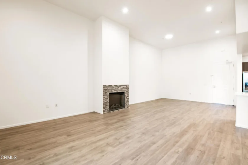 124 W Colorado Street #101 photo 12