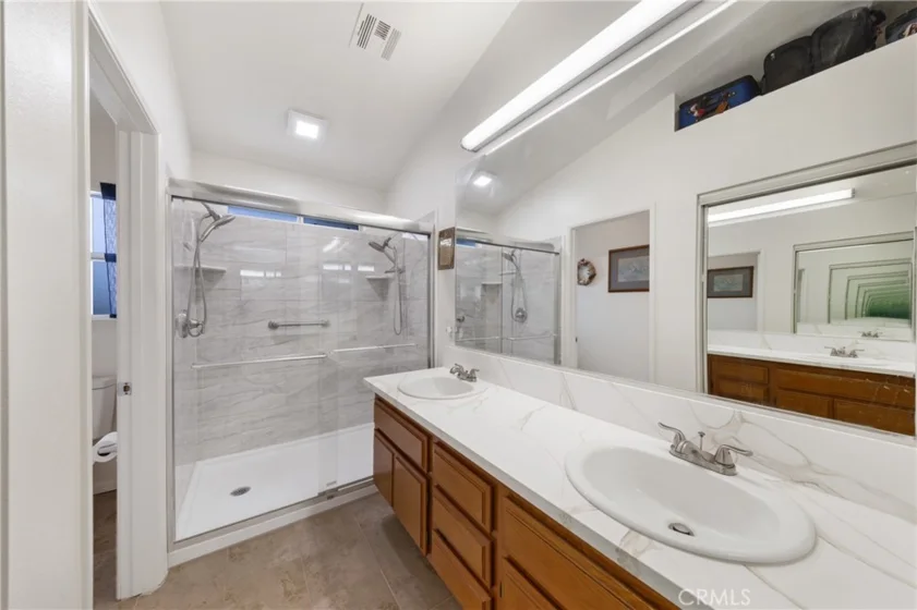 39560 Glenwood Court photo 25
