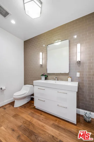 10800 Wilshire Boulevard #1101 photo 19