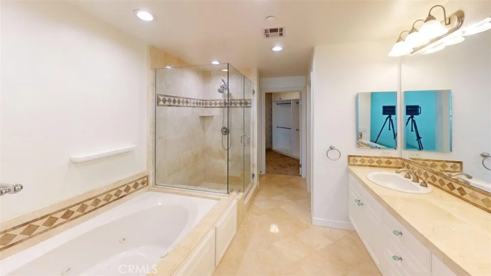 1000 E Ocean Boulevard #416 photo 26