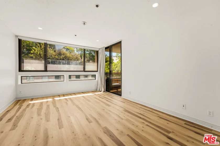 121 S Hope Street #313 photo 14