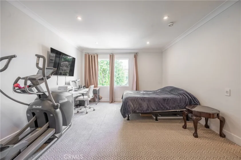 11560 Moorpark Street #204 photo 19