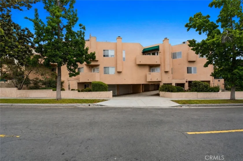 1158 W 11th Street #J photo 5