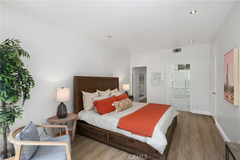 828 N Hudson Avenue #106 photo 5