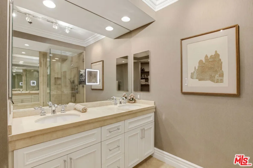 850 N Croft Avenue #103 photo 21