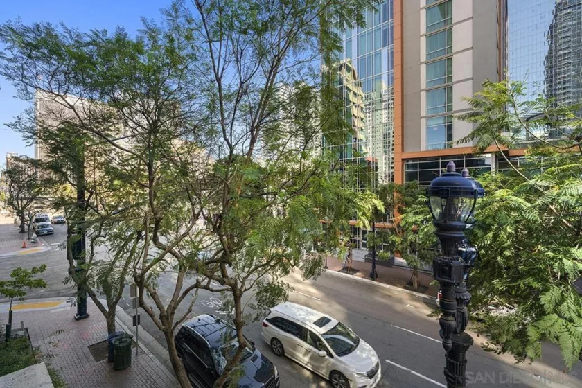425 W Beech Street #303 photo 13