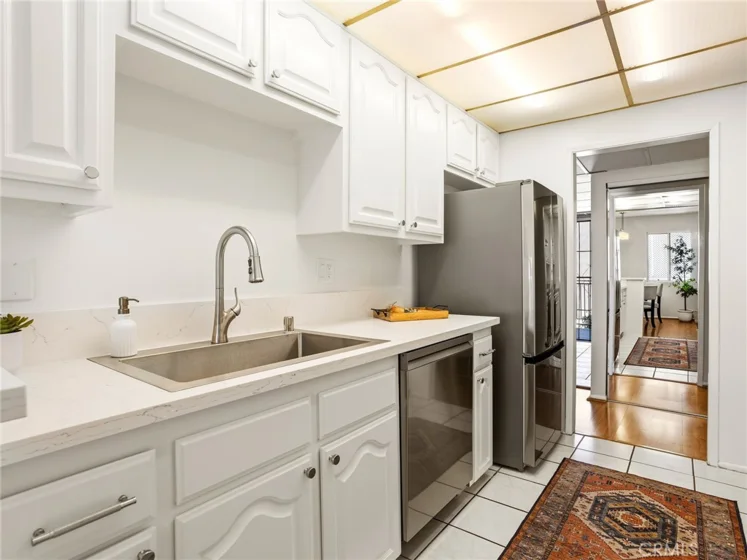 5412 Lindley Avenue #108 photo 10