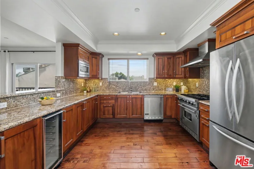 1878 Greenfield Avenue #PH5 photo 4
