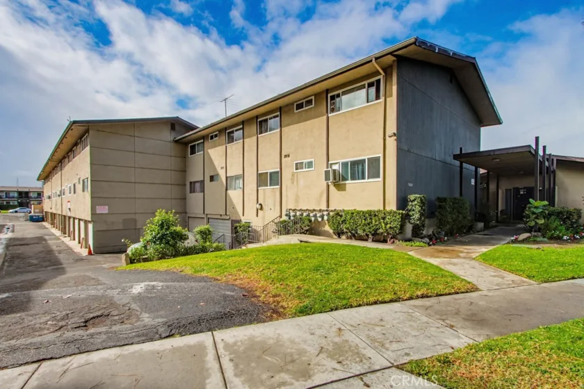 1860 W Glenoaks #L photo 34